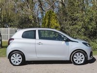 Used Peugeot 108 Active 68 HP (50 kW) 2014 Silver Hatchback