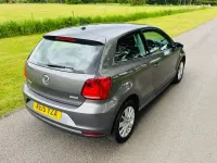 Usado VW Polo SE 60 HP (44 kW) 2015 Cinzento Citadino