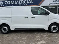 Used Peugeot e-Expert 100 kW (136 HP) 2021 White Van