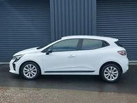 Używany Renault Clio V Evolution 90 KM (66 kW) 2024 Biały Hatchback