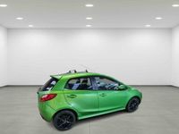 Begagnad Mazda 2 2011 Grön Halvkombi