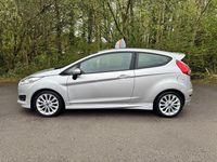 Used Ford Fiesta Zetec 125 HP (91 kW) 2014 Silver Hatchback