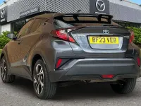 Usado Toyota C-HR Design 122 HP (89 kW) 2023 Cinzento SUV