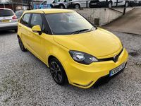 Used MG MG3 106 HP (77 kW) 2015 Yellow Hatchback