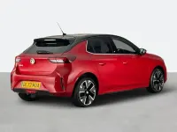 Usado Vauxhall Corsa-e Ultimate 100 kW (136 HP) 2023 Vermelho Citadino