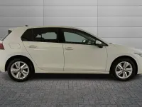 Used VW Golf VIII Life 150 HP (110 kW) 2022 Pure white Hatchback