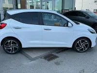 Used Hyundai i10 Premium 67 HP (49 kW) 2023 White Hatchback