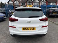 Used Hyundai Tucson SE 132 HP (97 kW) 2020 White SUV