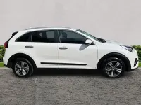 Gebraucht Kia Niro 141 PS (103 kW) 2020 Weiß SUV