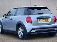 Usado Mini Cooper Classic 134 HP (98 kW) 2023 Prateado Citadino