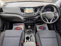Used Hyundai Tucson SE 116 HP (85 kW) 2015 White sand SUV