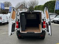 Second-hand Vauxhall Vivaro 100 CP (73 kW) 2023 Monovolum