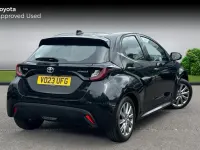Usado Toyota Yaris Hybrid 116 HP (85 kW) 2023 Preto Citadino