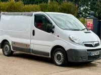 Second-hand Vauxhall Vivaro 115 CP (84 kW) 2012 Alb Monovolum