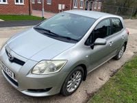 Used Toyota Auris 124 HP (91 kW) 2007 Silver Hatchback