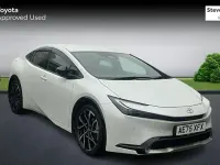 Used Toyota Prius 223 HP (164 kW) 2025 White Hatchback