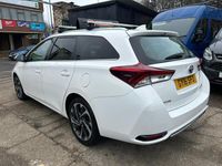 Used Toyota Auris Hybrid Design 2016 White Estate