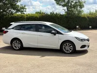 Used Vauxhall Astra 2021 White Estate
