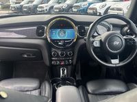 Usado Mini Cooper Cabriolet Exclusive 136 CV (100 kW) 2022 Amarillo Descapotable
