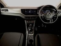 Used VW Polo SE 65 HP (47 kW) 2018 Red Hatchback