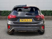 Used Ford Focus ST 280 HP (205 kW) 2024 Black Hatchback
