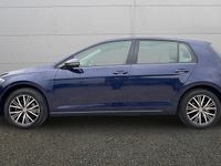 Used VW Golf VII SE 125 HP (91 kW) 2017 Blue Hatchback