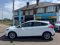 Used Ford Focus Zetec 120 HP (88 kW) 2015 White Hatchback