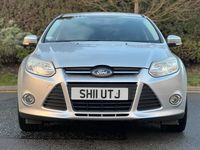 Used Ford Focus Zetec 125 HP (91 kW) 2011 Silver Hatchback
