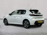 Used Peugeot 208 Allure Premium 101 HP (74 kW) 2022 White Hatchback