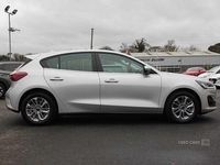 Usado Ford Focus Titanium 125 CV (91 kW) 2023 Plateado Utilitario