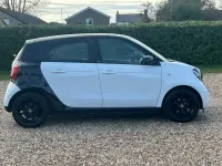 Used Smart ForFour Passion Premium 71 HP (52 kW) 2015 White Hatchback