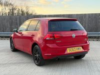 Used VW Golf VII SE 105 HP (77 kW) 2014 Red Hatchback