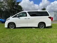 Used Toyota Alphard 170 HP (125 kW) 2010 White MPV