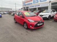 Używany Toyota Yaris 69 KM (50 kW) 2015 Czerwony Hatchback