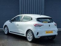 Używany Renault Clio V Evolution 90 KM (66 kW) 2024 Biały Hatchback