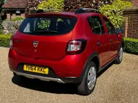 Begagnad Dacia Sandero Lauréate 90 HK (66 kW) 2014 Röd Halvkombi