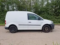 Usado VW Caddy 102 CV (75 kW) 2011 Blanco Monovolumen