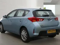 Used Toyota Auris 132 HP (97 kW) 2014 Blue Hatchback