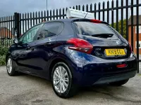 Used Peugeot 208 Signature Sky 2019 Blue Hatchback