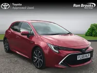 Used Toyota Corolla 122 HP (89 kW) 2019 Red Hatchback