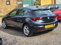 Second-hand Vauxhall Astra SRi 105 CP (77 kW) 2018 Negru Hatchback