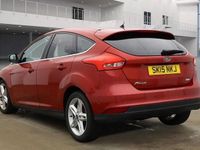 Usado Ford Focus Titanium 125 HP (91 kW) 2015 Vermelho Citadino