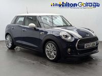 Usado Mini Cooper Hatch 136 HP (100 kW) 2017 Azul Citadino