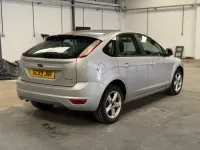 Used Ford Focus Zetec 123 HP (90 kW) 2010 Silver Hatchback