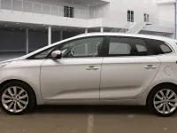 Used Kia Carens 139 HP (102 kW) 2016 Bright silver MPV