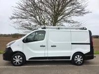 Used Vauxhall Vivaro 95 HP (69 kW) 2018 White MPV