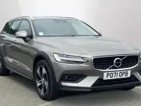 Used Volvo V60 CC 194 HP (142 kW) 2022 Estate