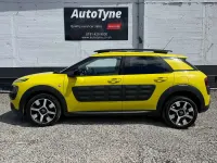 Used Citroën C4 Cactus Feel 110 HP (80 kW) 2017 Yellow Hatchback