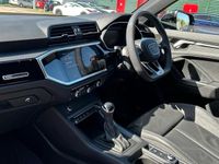 Begagnad Audi Q3 Black Edition 150 HK (110 kW) 2025 Grå SUV