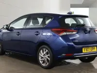 Used Toyota Auris Hybrid Business Edition 136 HP (100 kW) 2017 Blue Hatchback